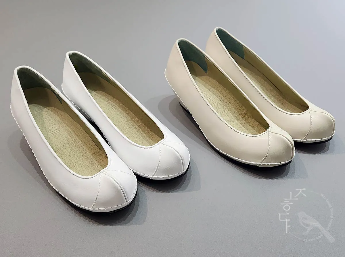 Tidy Women Hanbok Shoes in Beige Kkotshin